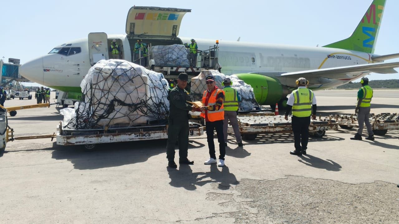 Más de siete toneladas de ayuda humanitaria continúan llegando a Venezuela desde Panamá
